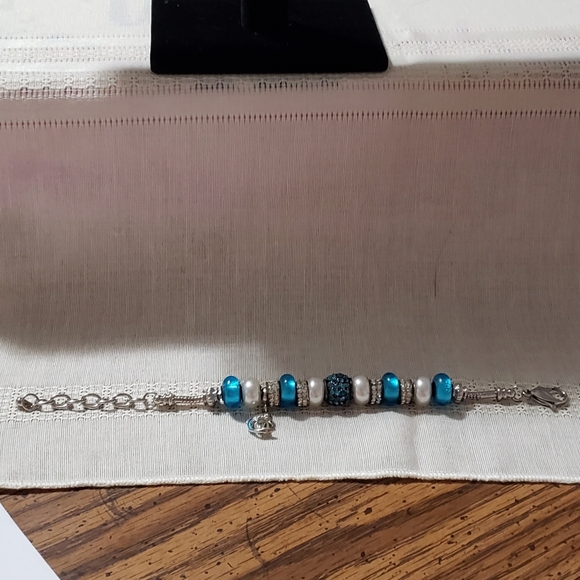 Bella Perlina Turquoise and Pearl Beads Bracelet - Picture 4 of 10